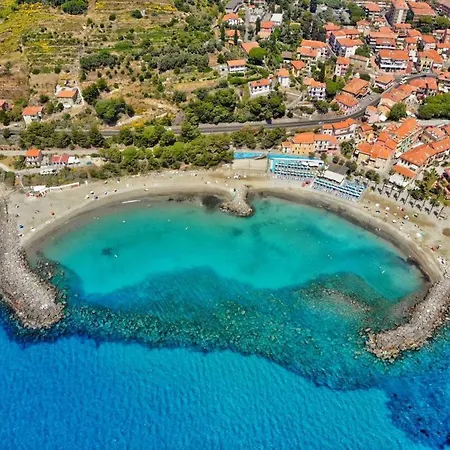 Marina Dei Sogni Bilocale - Fronte Mare Con Parcheggio Gratuito E Aria Condizionata דירה *
