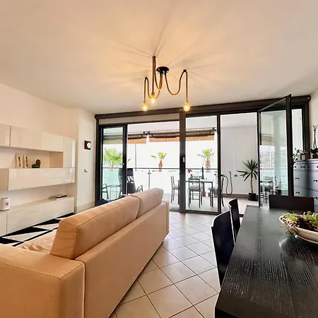 Marina Dei Sogni Bilocale - Fronte Mare Con Parcheggio Gratuito E Aria Condizionata Apartment