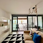 Marina Dei Sogni Bilocale - Fronte Mare Con Parcheggio Gratuito E Aria Condizionata