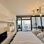 Marina Dei Sogni Bilocale - Fronte Mare Con Parcheggio Gratuito E Aria Condizionata 아파트 *