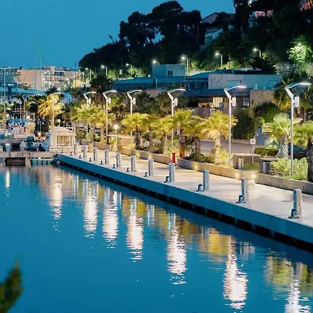 Marina Dei Sogni Bilocale - Fronte Mare Con Parcheggio Gratuito E Aria Condizionata Apartment *