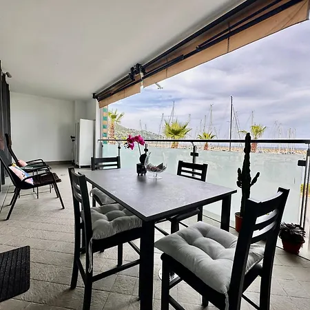 Marina Dei Sogni Bilocale - Fronte Mare Con Parcheggio Gratuito E Aria Condizionata Appartement
