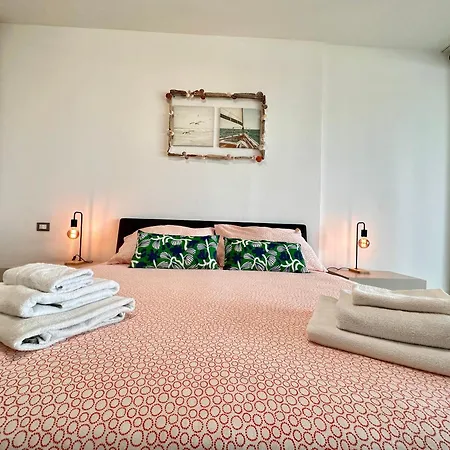Marina Dei Sogni Bilocale - Fronte Mare Con Parcheggio Gratuito E Aria Condizionata *