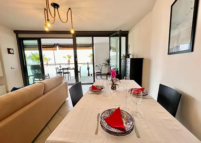 Marina Dei Sogni Bilocale - Fronte Mare Con Parcheggio Gratuito E Aria Condizionata Апартаменты *