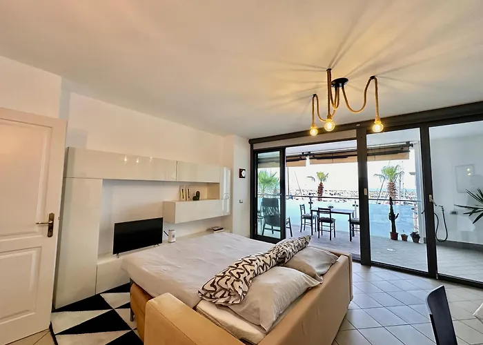 Апартаменты Marina Dei Sogni Bilocale - Fronte Mare Con Parcheggio Gratuito E Aria Condizionata Сан-Лоренцо-аль-Маре